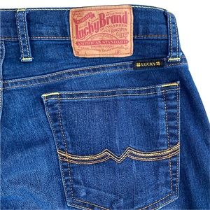 LUCKY BRAND women’s jeans mid rise dark wash.
